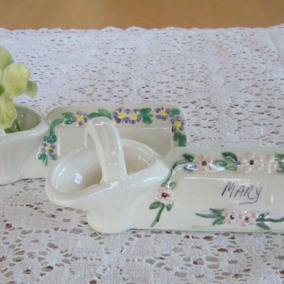 Ceramic placecard holders with basket for flowers,candies,nuts in pink & purple - Picture 4 of 11